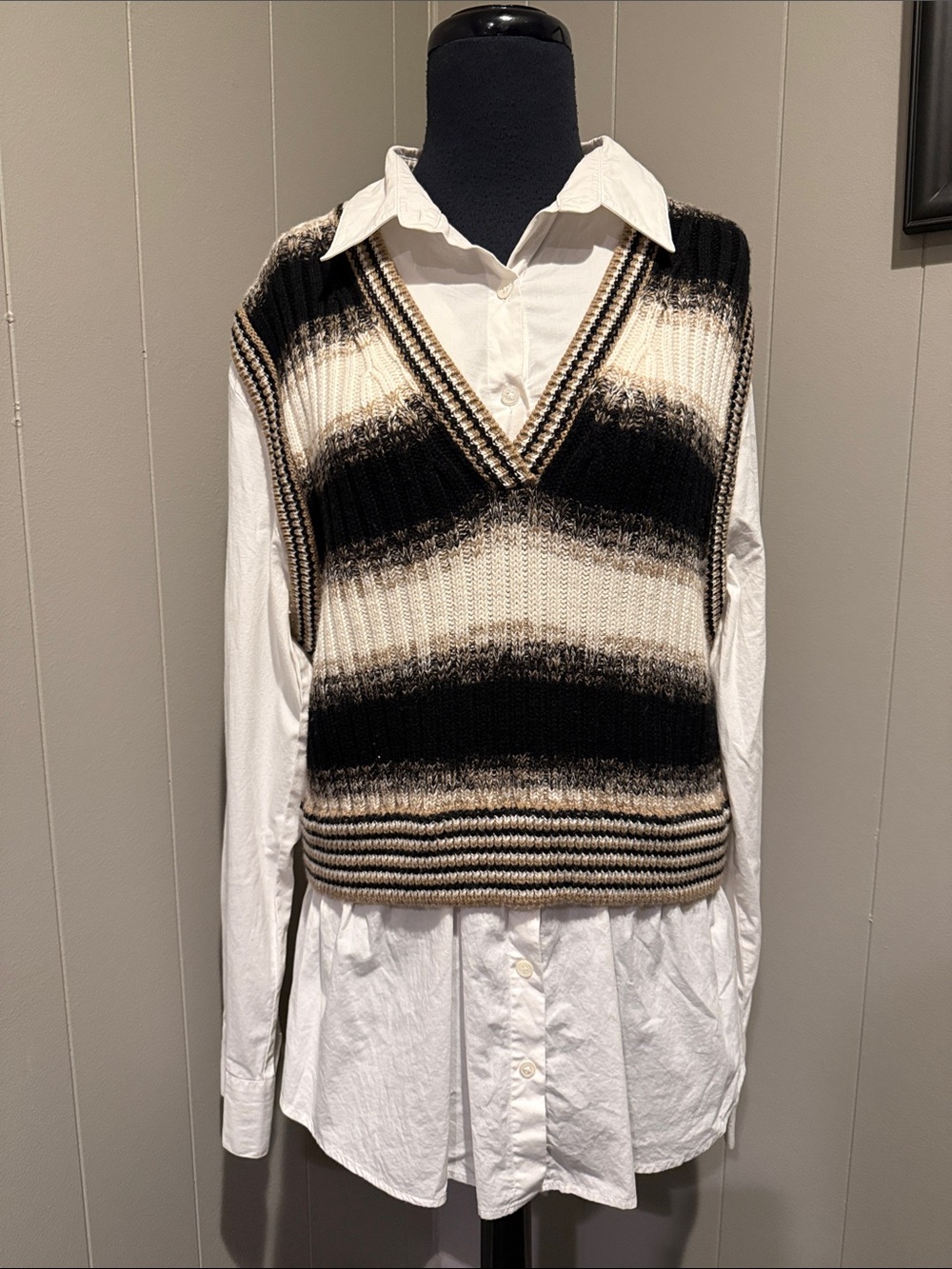 Veronica Beard Women’s XL Black, Cream & Brown Striped V-Neck Sweater Vest Shirt